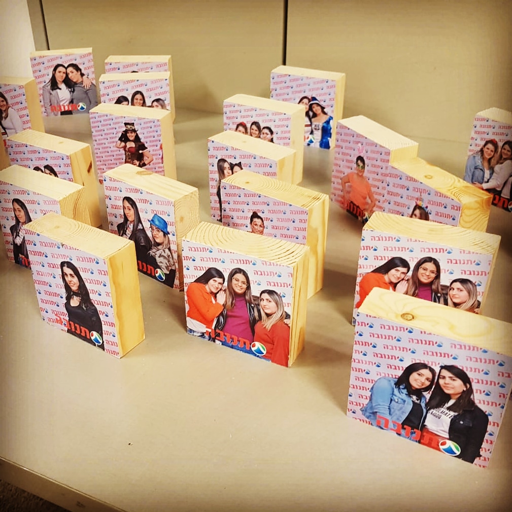 הדפסה על בלוק עץ