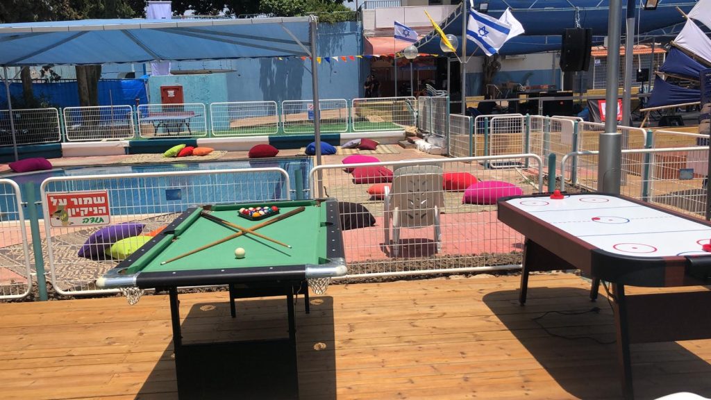 מתחם שולחנות משחק לאירועים