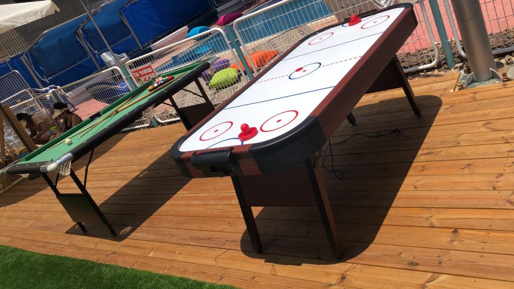 מתחם שולחנות משחק לאירועים