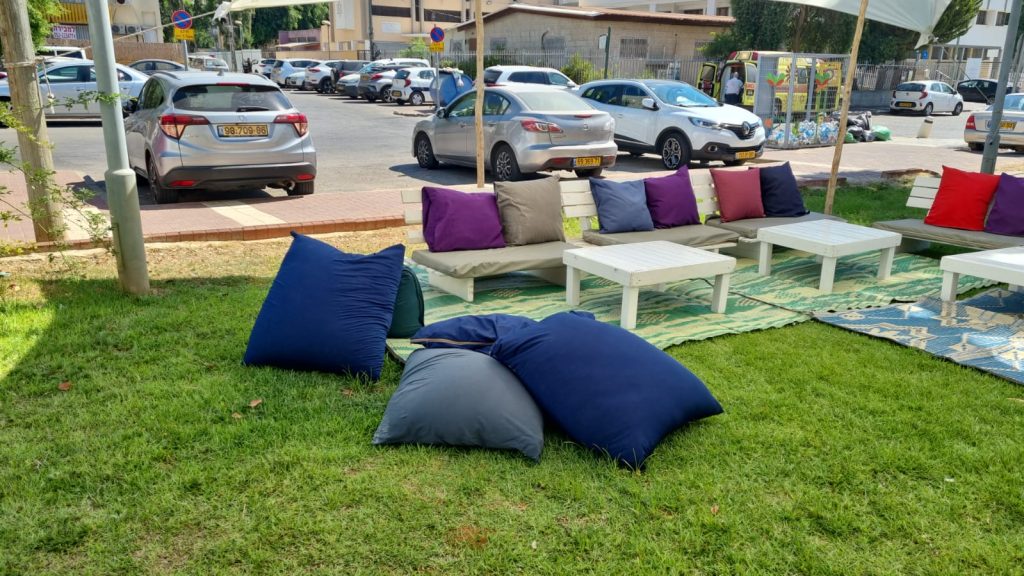 השכרת פופים