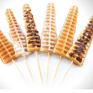 דוכן וופל בלגי על מקל